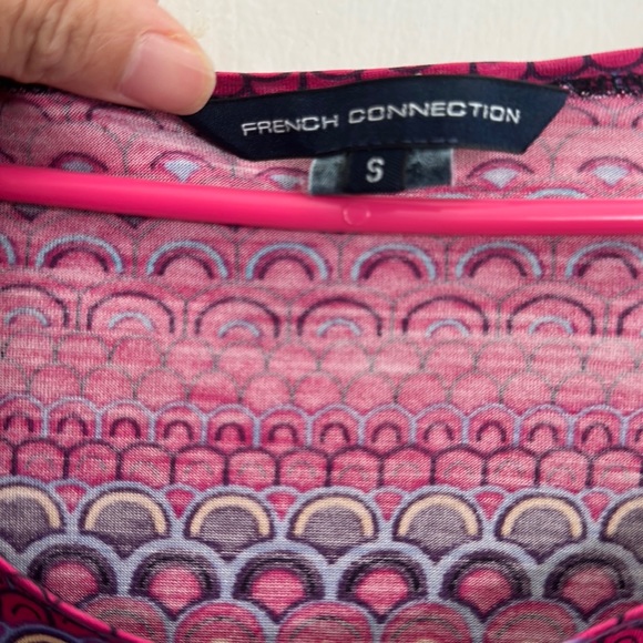 French connection printed top . Dolman sleeves size small - Picture 3 of 4